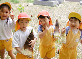 たけのこ取り（4月）